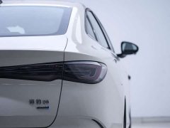BYD 06 DM-i Smart Drive Edition 80KMLuxury Version - ფოტო 17
