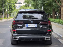 BMW X5 xDrive 30Li Deluxe VersionM - ფოტო 12