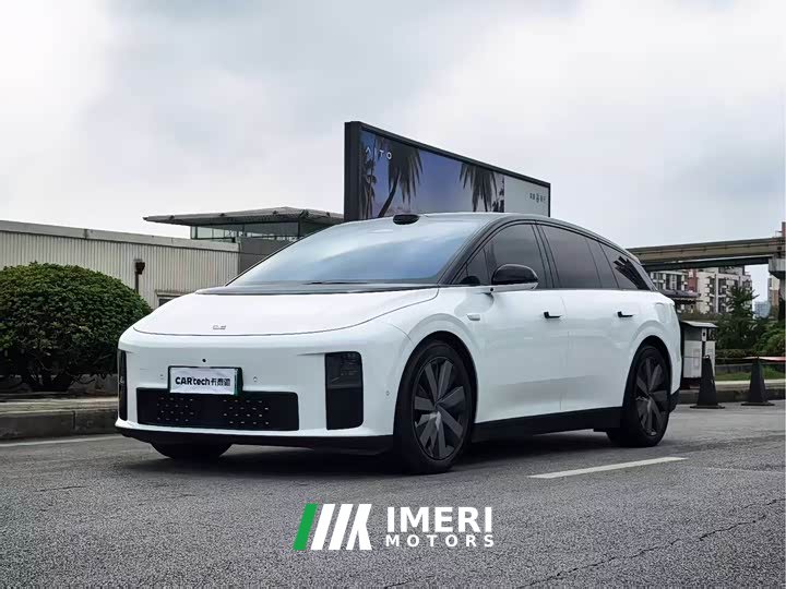 Li Auto i6 AWD Edition - ავტომობილი ჩინეთიდან