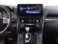 Lexus LM 300h Edition - ფოტო 11