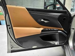 Lexus ES 200 Edition - ფოტო 12