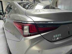 Lexus ES 200 Edition - ფოტო 4