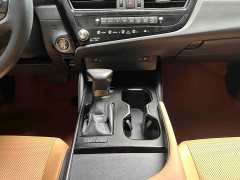 Lexus ES 200 Edition - ფოტო 8