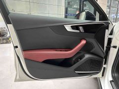 Audi A4L 40 TFSI Luxury Version - ფოტო 11