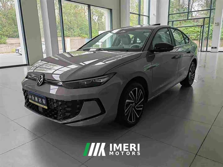 Volkswagen Pro 300TSI Edition - ავტომობილი ჩინეთიდან