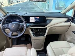 Buick GL8 ES Deluxe Version - ფოტო 6
