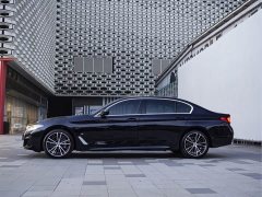 BMW 5 530Li Version M - ფოტო 7