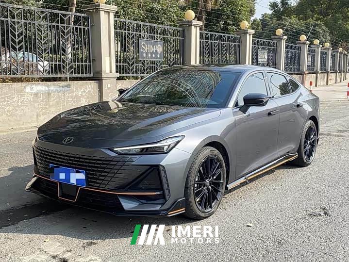 Changan UNI-V 1.5T Edition - ავტომობილი ჩინეთიდან