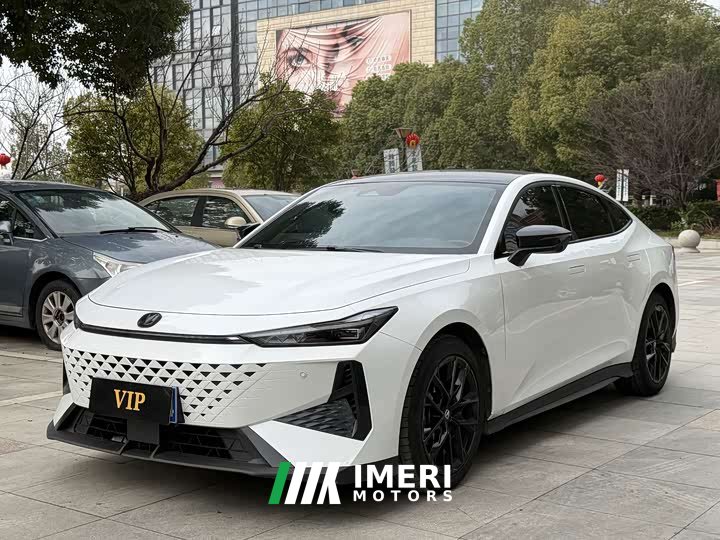 Changan UNI-V 1.5T Premium Version - ავტომობილი ჩინეთიდან