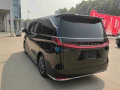 Lexus LM 350h Edition - ფოტო 10
