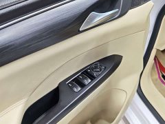 Buick GL8 ES Deluxe Version - ფოტო 15