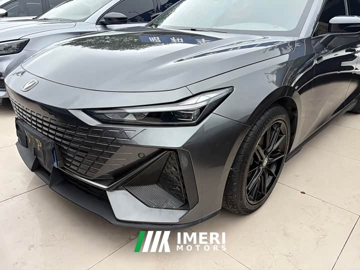 Changan UNI-V 1.5T Edition - ავტომობილი ჩინეთიდან