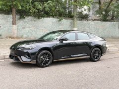 Changan UNI-V 1.5T PHEV Version - ფოტო 1