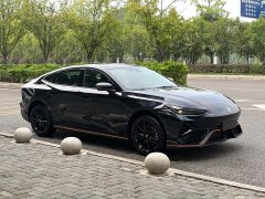 Changan UNI-V 1.5T PHEV Version - ფოტო 2