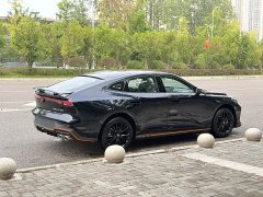 Changan UNI-V 1.5T PHEV Version - ფოტო 4