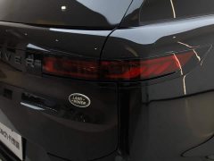 Land Rover 400PS Dynamic SE - ფოტო 11