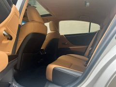 Lexus ES 200 Edition - ფოტო 10