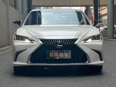 Lexus ES 200 Edition - ფოტო 2