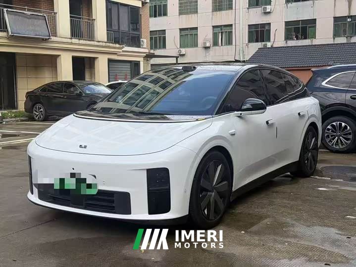 Li Auto i6 AWD Edition - ავტომობილი ჩინეთიდან