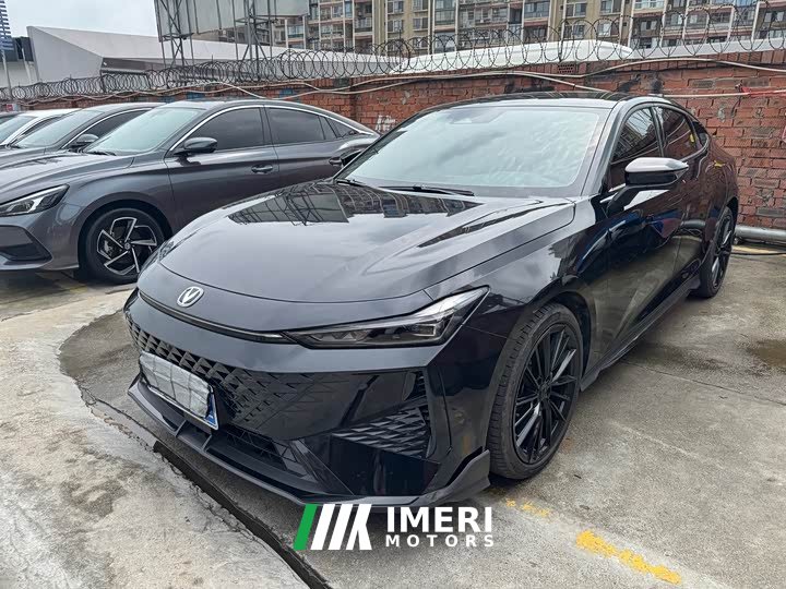 Changan UNI-V 1.5T Deluxe Version - ავტომობილი ჩინეთიდან