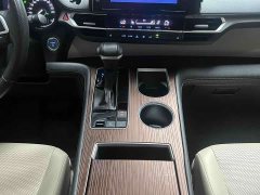 BMW SIENNA 2.5LPHEV Luxury Edition - ფოტო 16