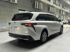 BMW SIENNA 2.5LPHEV Luxury Edition - ფოტო 3