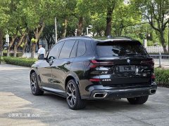 BMW X5 xDrive 30Li Deluxe VersionM - ფოტო 2