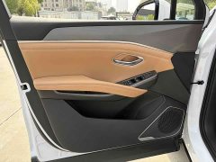 BYD L DM-i 112km Version - ფოტო 17