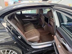 BMW 7 740Li Deluxe Version Luxury - ფოტო 18