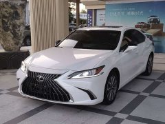 Lexus ES 300h Edition - ფოტო 1
