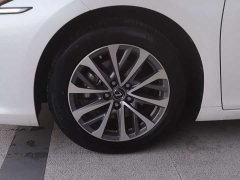 Lexus ES 300h Edition - ფოტო 7