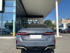 BMW i5 eDrive 35L Deluxe Version M - ფოტო 13