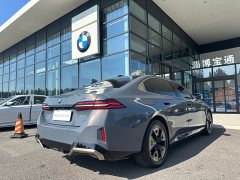 BMW i5 eDrive 35L Deluxe Version M - ფოტო 14