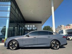 BMW i5 eDrive 35L Deluxe Version M - ფოტო 5
