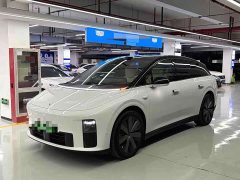 Li Auto i6 AWD Edition - ფოტო 1