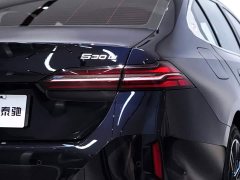 BMW 5 530Li Version M - ფოტო 11