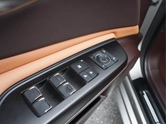 Lexus ES 300h Edition - ფოტო 11