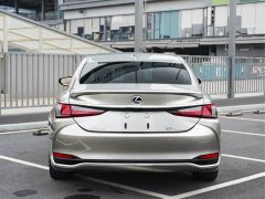 Lexus ES 300h Edition - ფოტო 7