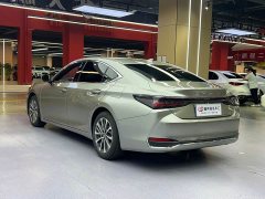 Lexus ES 200 Edition - ფოტო 17
