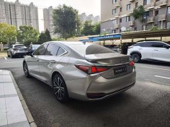 Lexus ES 300h Edition - ფოტო 17