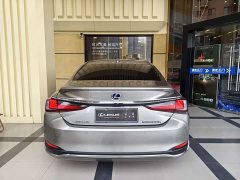 Lexus ES 300h Edition - ფოტო 5