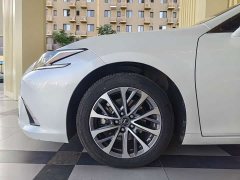 Lexus ES 300h Edition - ფოტო 17