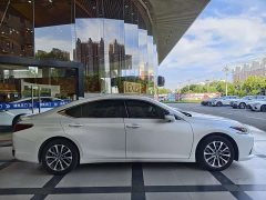 Lexus ES 300h Edition - ფოტო 8