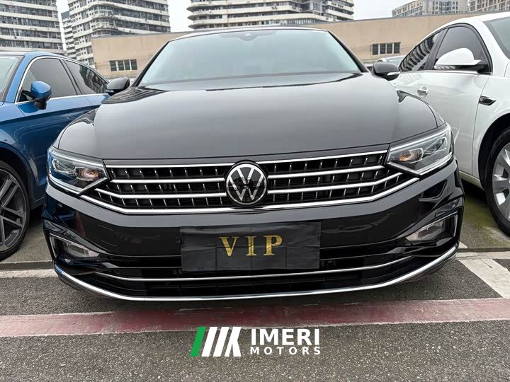 Volkswagen 330TSI DSGLuxury Version - ავტომობილი ჩინეთიდან