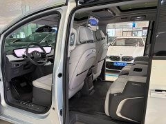Buick GL8 Deluxe Edition - ფოტო 9