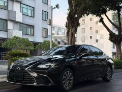 Lexus ES 200 Edition - ფოტო 1