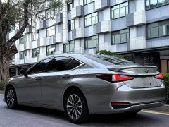 Lexus ES 300h Edition - ფოტო 9