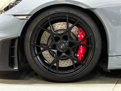 Porsche 718 Cayman GT4 RS 4.0L - фото 11