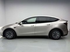 Tesla Model Y L Long Range Edition - ფოტო 3