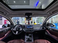 BMW X5 xDrive 30Li Deluxe VersionM - ფოტო 12
